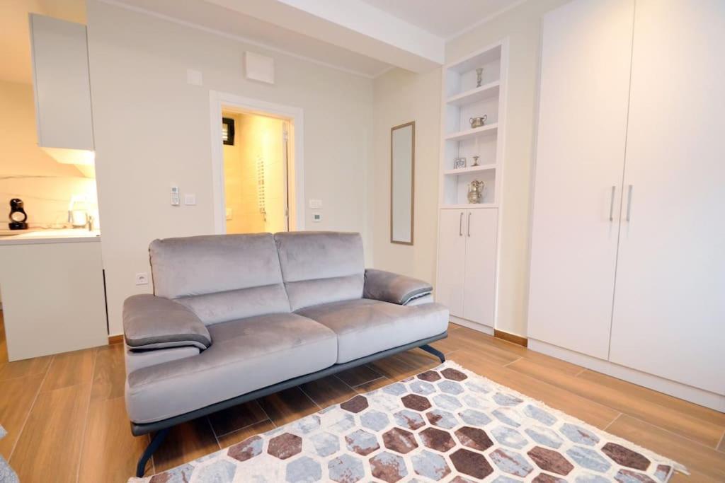 Urban Escape For Two In Kotor Apartment Bagian luar foto