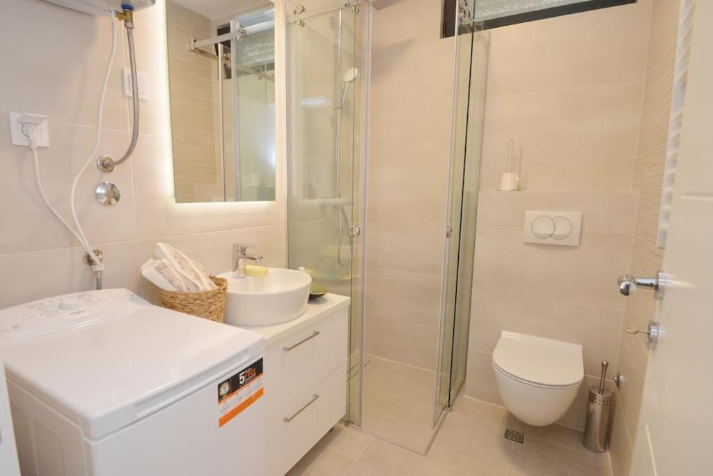 Urban Escape For Two In Kotor Apartment Bagian luar foto
