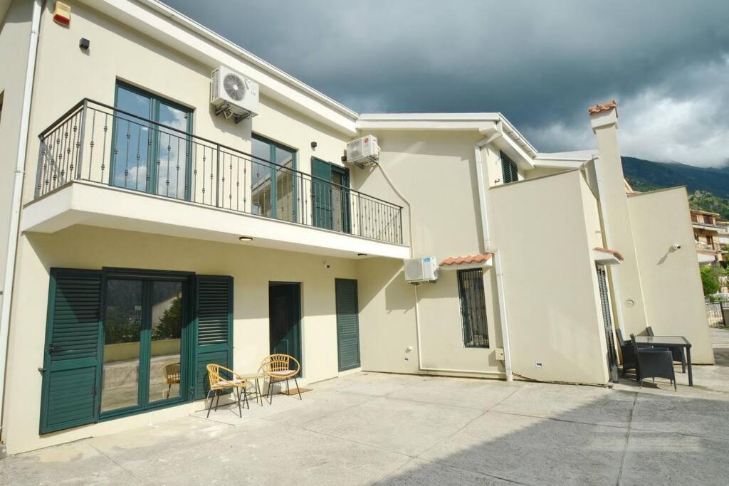 Urban Escape For Two In Kotor Apartment Bagian luar foto